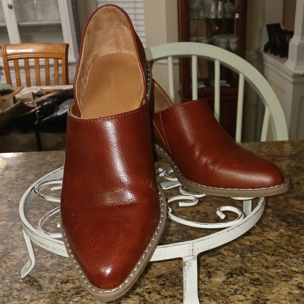 Universal Threads Brown Rylee Pointed Toe Booties… - image 2